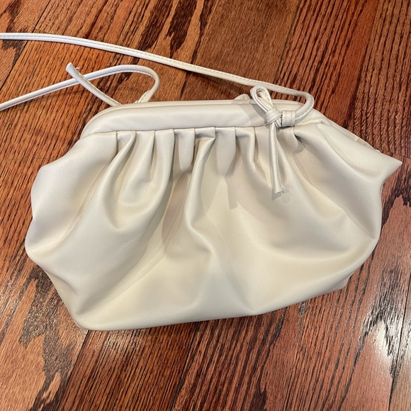 Rouched detail crossbody bag with strap BEIGE - Picture 7 of 12